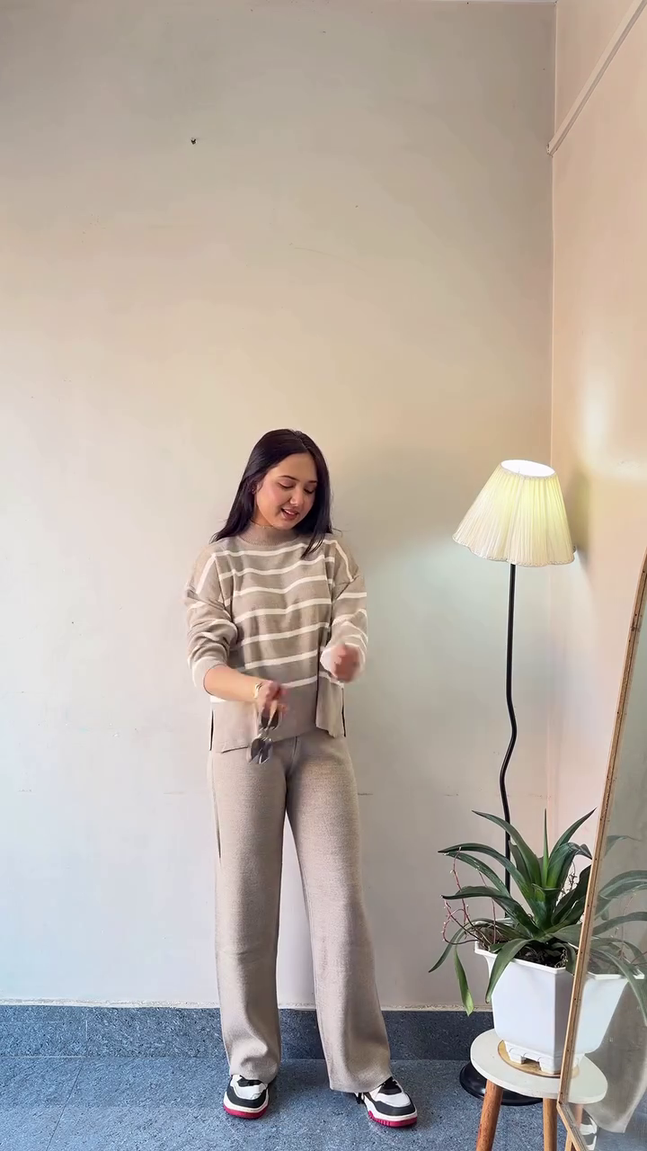 Beige Minimal Co-ord Lounge Set - Image 2